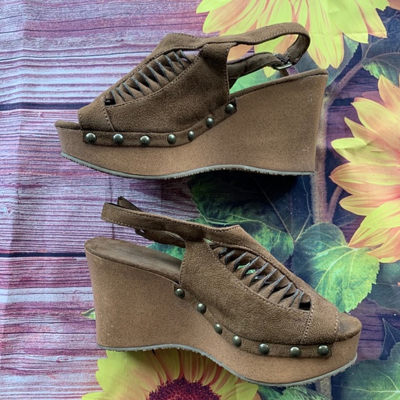 EUC O’Neill Wedges 7 - Picture 2 of 7